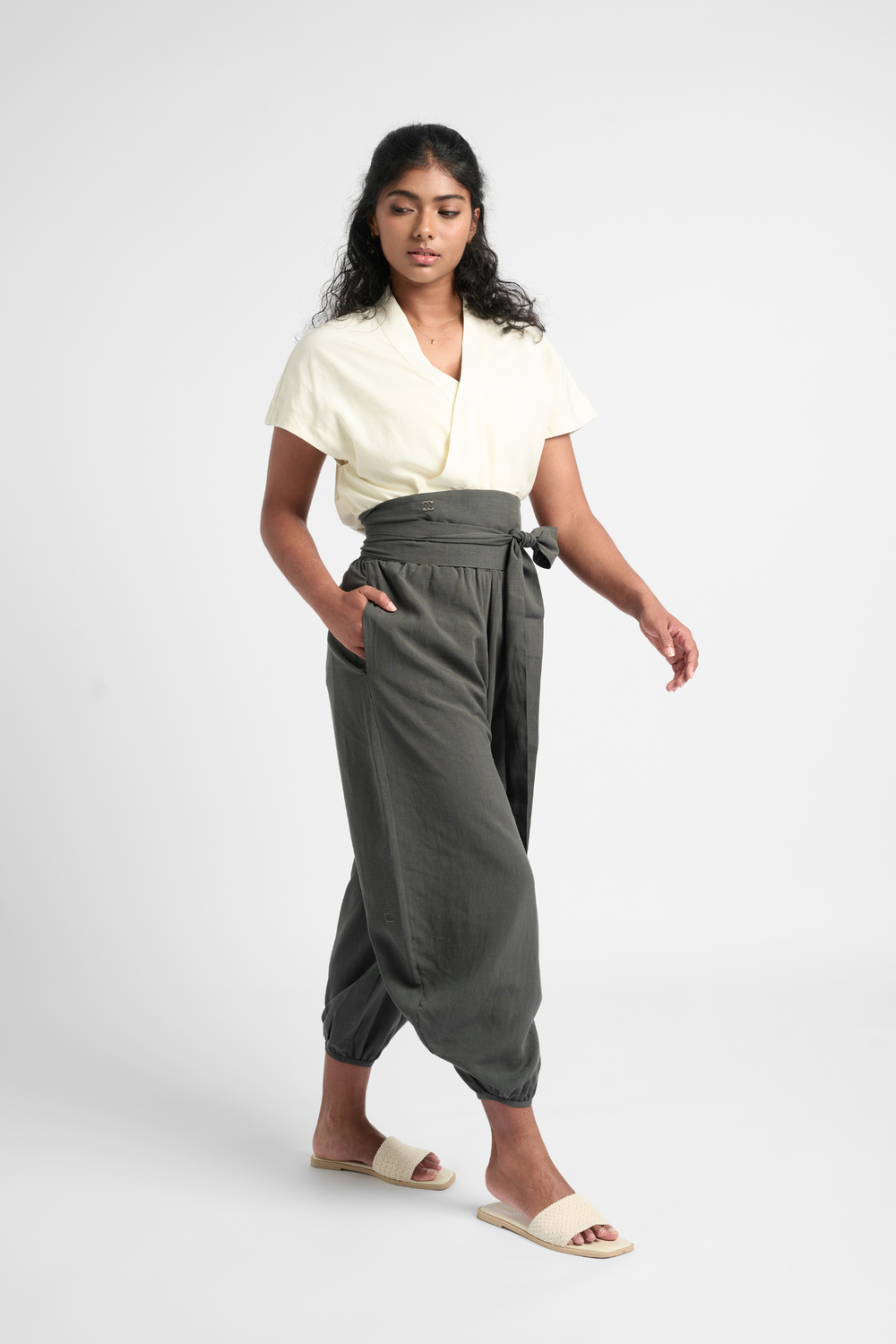 ARIAKE Linen Tobi Pants and Obi Belt - Anthracite Grey