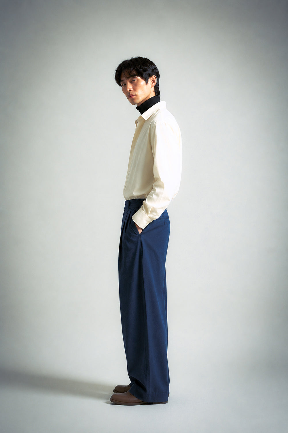 RYÚ Drop-V Seamless Collar Shirt - Oat White