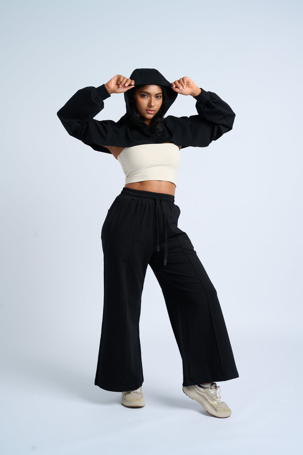 ARI Super Cropped Hoodie - Black