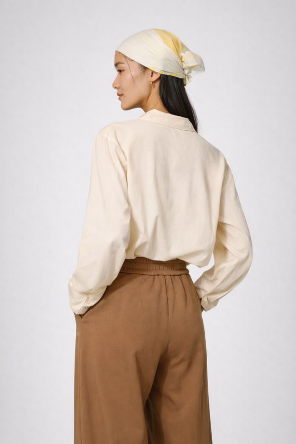 RYÚ Drop-V Seamless Collar Shirt - Oat White